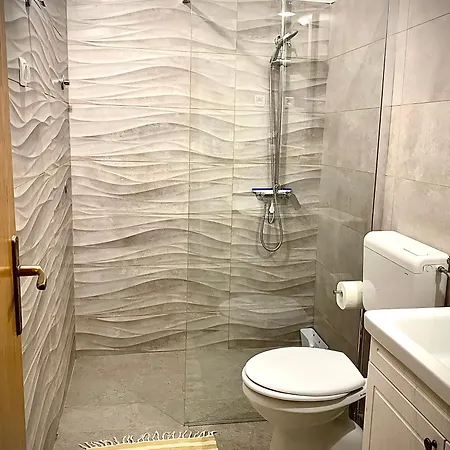 Petar Stojnic Apartment Tar-Vabriga